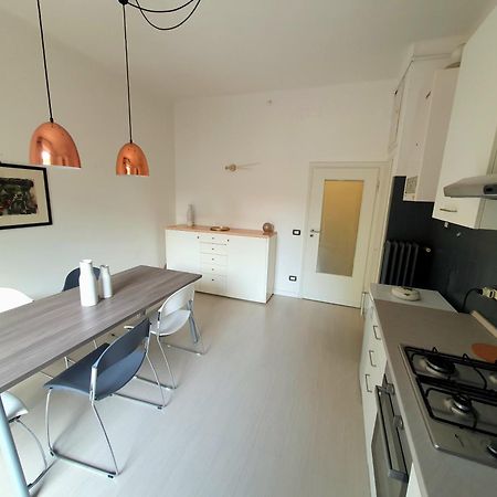 Spacious Three-Room Apartment In Saragozza Boloňa Exteriér fotografie